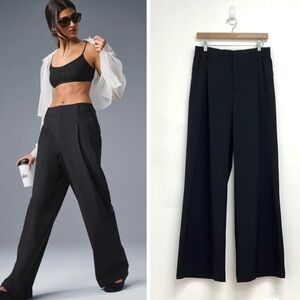 ALO High-Waist Pursuit Wide Leg Lightweight Trouser Travel 32” Inseam - Medium